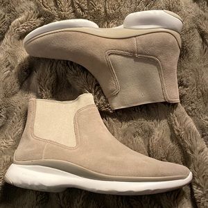 Women shoes: Boots Size: 9 Brand: COLE HAAN